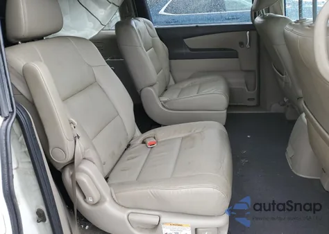 2015 Honda Odyssey Touring z USA, uszkodzony, nr VIN 5FNRL5H90FB057629